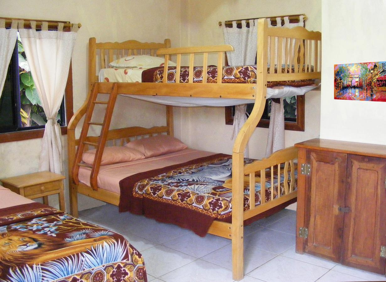 Hostal Maxima Puerto López Zewnętrze zdjęcie