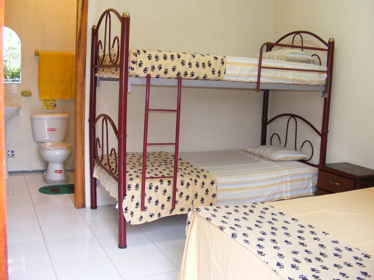 Hostal Maxima Puerto López Zewnętrze zdjęcie